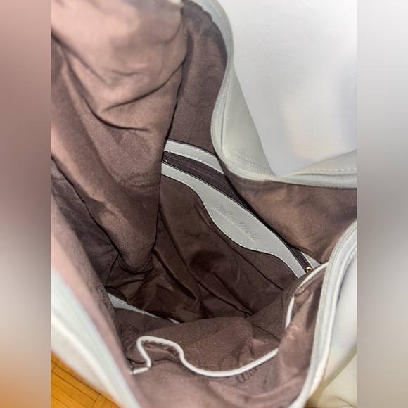 Mellow World HandBag - Picture 5 of 10